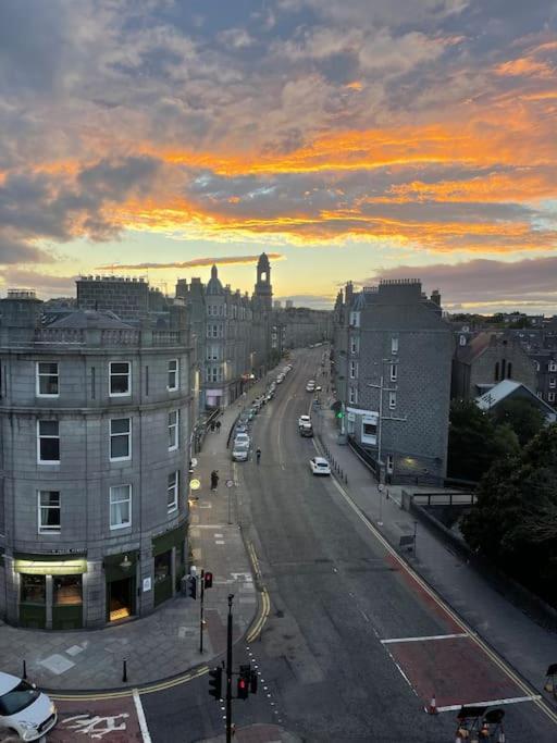 Executive Top Floor 1 Bedroom Apartment Aberdeen Exterior foto